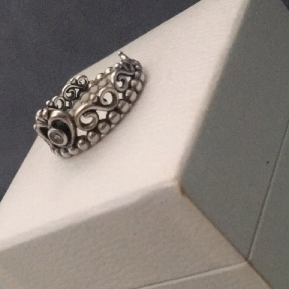 🚨 Crown Ring - Picture 4 of 6